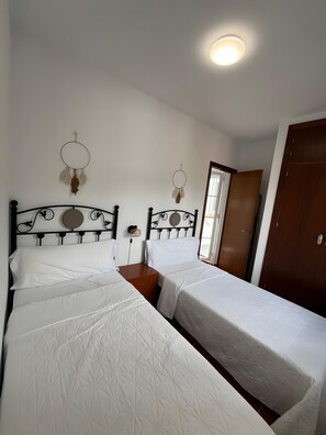 3 habitaciones, tabla de planchar con plancha y wifi gratis