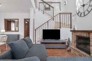 Fernseher, Kamin