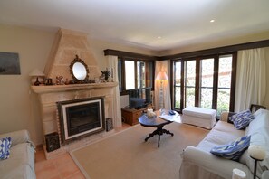 TV, fireplace, stereo