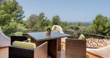 Holiday Home 'Casa Luisa' with Sea View, Private Pool and Wi-Fi
