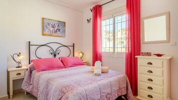 2 chambres, fer et planche Ă repasser, Wi-Fi gratuit, draps fournis