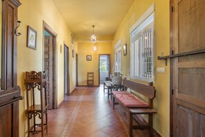 Interior - Casa Rural Cantarrana: spacious rural house with pool, Wi-Fi, air conditioning, idyllic setting (Arriate)