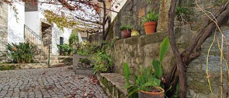 Enceinte de lâhĂ©bergement