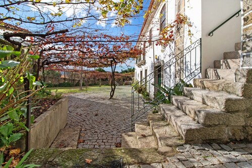 Room 'Quarto 1 - Casa Do Adro' with Mountain View, Wi-Fi and Air Conditioning