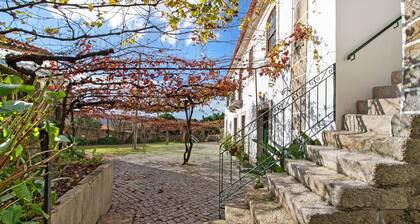 Room 'Quarto 1 - Casa Do Adro' with Mountain View, Wi-Fi and Air Conditioning