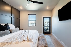 3 bedrooms, desk, iron/ironing board, free WiFi - Deer Valley East Village | Lake & Lift Access in 5 Min (Heber City)