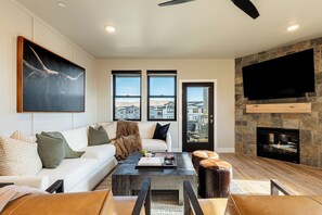 Smart TV, fireplace - Deer Valley East Village | Lake & Lift Access in 5 Min (Heber City)