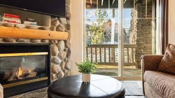 Smart TV y chimenea