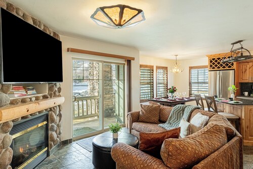 Fox Bay Condo w/ Community Hot Tub+Fitness Center, Across from Deer Valley East Village