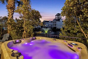 Outdoor spa tub - 114 Sandcastle @ Folly Field Beach | Pool & Spa | Golf Cart | Game Room | Elevator (Hilton Head Island)