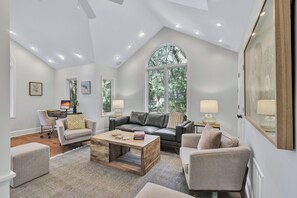 Smart TV, fireplace - 32 Plantation Dr @ Sea Pines | Heated Private Pool | Lagoon Views (Hilton Head Island)