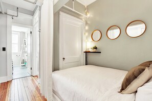 1 chambre, fer et planche à repasser, Wi-Fi gratuit, draps fournis