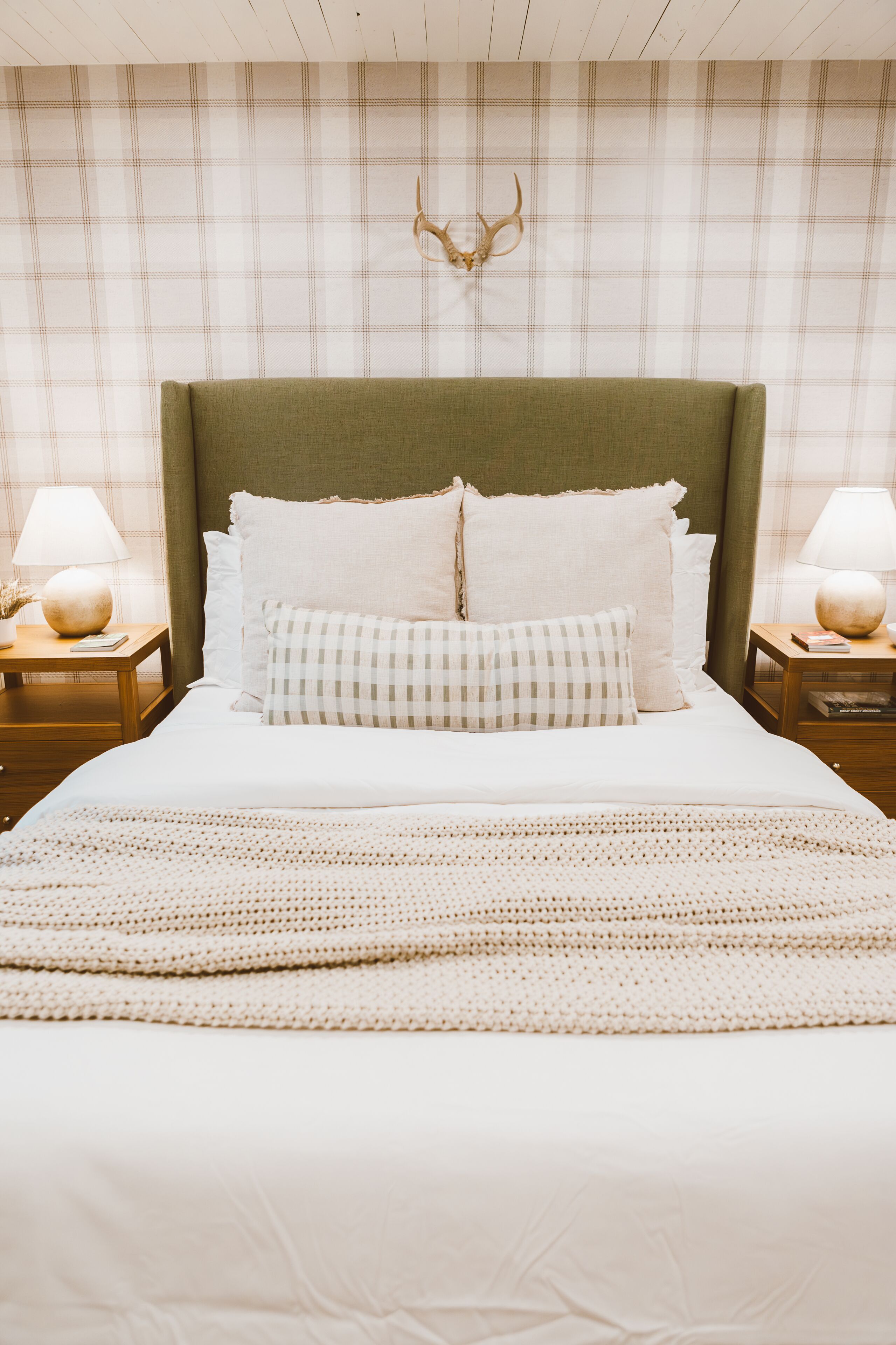 4 bedrooms, iron/ironing board, travel crib, free WiFi