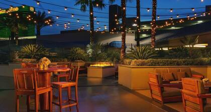 Strip View One Bedroom | Balcony| Signature at MGM F9K2