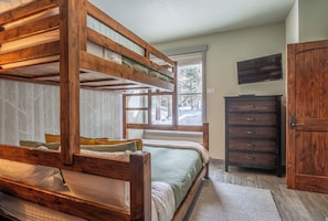 2 chambres, fer et planche à repasser, Wi-Fi gratuit, draps fournis