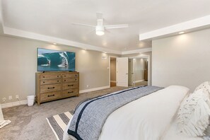 3 bedrooms, iron/ironing board, free WiFi, bed sheets