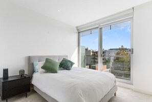 2 bedrooms, iron/ironing board, travel cot, free WiFi