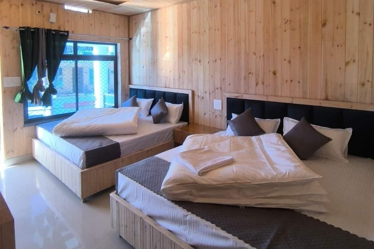 Escritorio, wifi gratis y ropa de cama