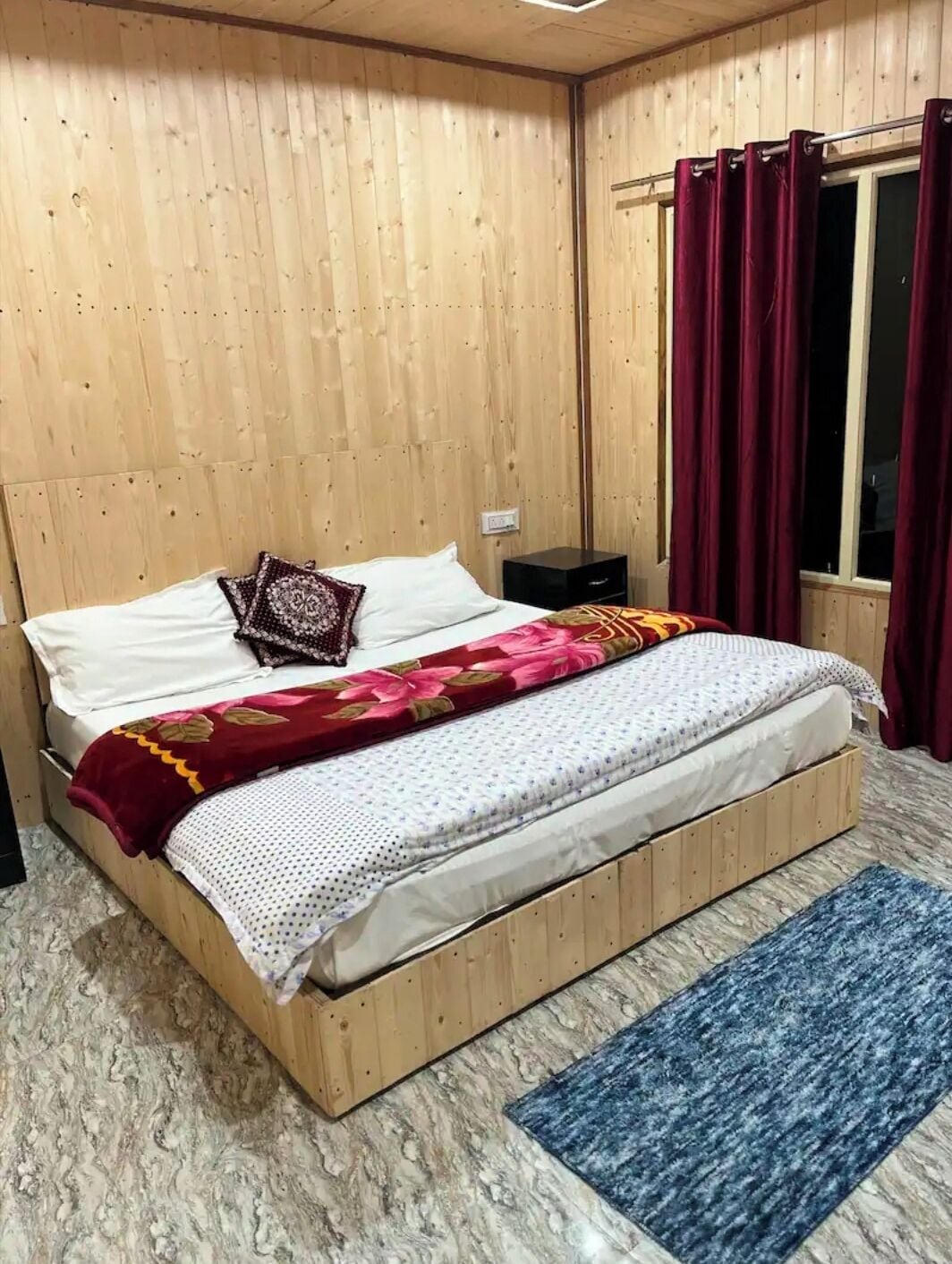 Deluxe Double Room | Desk, free WiFi, bed sheets