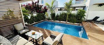 Luxury Villa Bird of Paradise.With Private Pool close to beach and Paphos centre