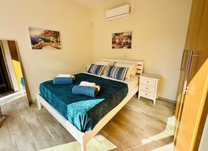 3 bedrooms, iron/ironing board, travel crib, WiFi