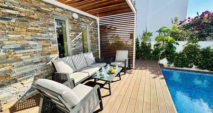 Luxury Villa Bird of Paradise.With Private Pool close to beach and Paphos centre