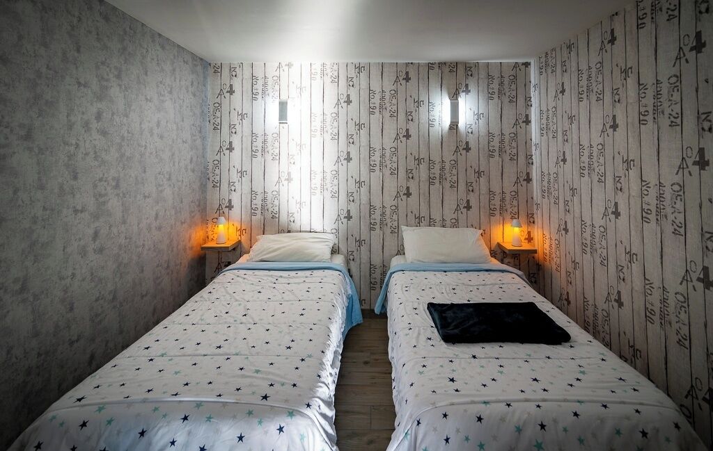 3 chambres, fer et planche à repasser, Wi-Fi, draps fournis