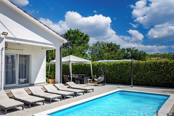 Pool - Pool House Kristina, Labin, Croatia (Labin)