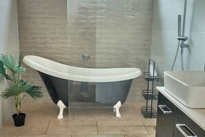 Towels, soap, shampoo, toilet paper