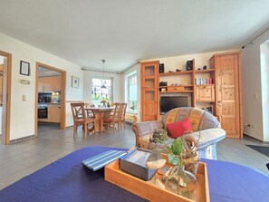 Fernseher, Stereoanlage