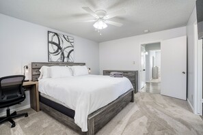 3 bedrooms, desk, iron/ironing board, travel crib