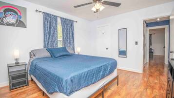 2 chambres, fer et planche à repasser, Wi-Fi gratuit, draps fournis