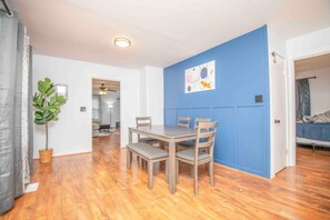 Dining - Cozy 2BR/1BA near Knoxville – ideal for relaxation and exploring the Smokies! (Louisville)