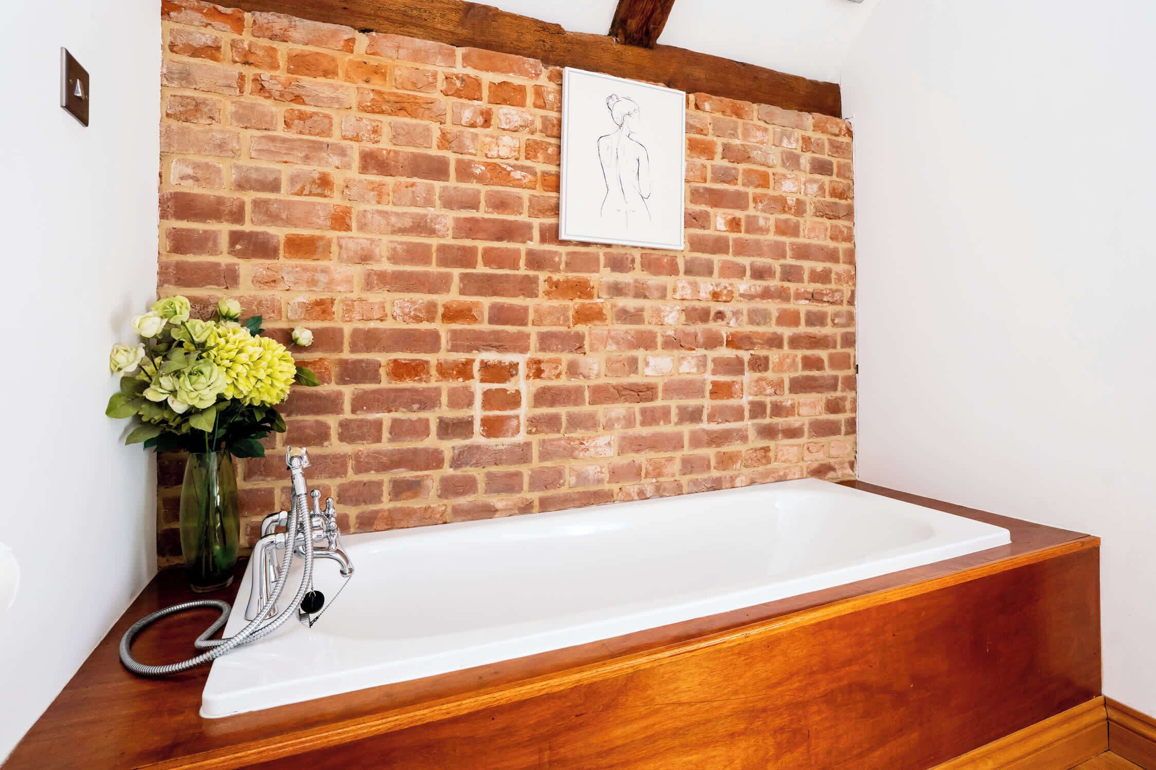 Ducha, secador de pelo y toallas