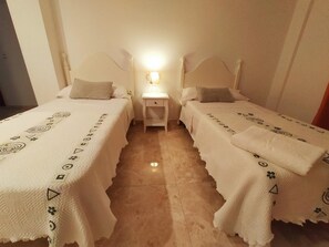 2 bedrooms, iron/ironing board, WiFi, bed sheets - Nerja Sun Apartments Carabeo 91 (Nerja)