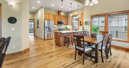 Charming new Dover Bay condo near Sandpoint