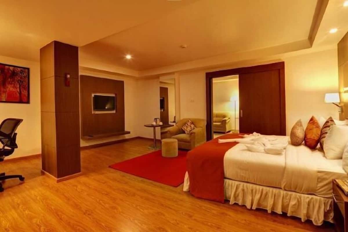 1 bedroom, memory-foam beds, minibar, in-room safe