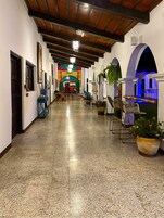 Smart TV 43 pulgadas con canales de televisión digitales, Netflix