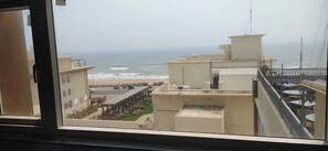 Camera doppia, vista mare | 1 camera, biancheria da letto di alta qualità, minibar, una scrivania