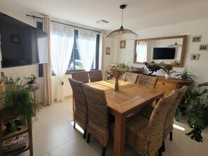 Dining - Beautiful luxury villa with a private pool (Sallèles-d'Aude)