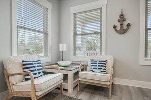 Unclassified image, 4 of 46, button