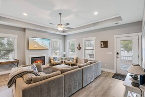 Unclassified image, 4 of 46, button