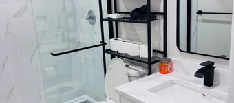 Cozy basement suite in Elerslie .