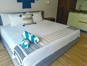 1 bedroom, in-room safe, desk, iron/ironing board