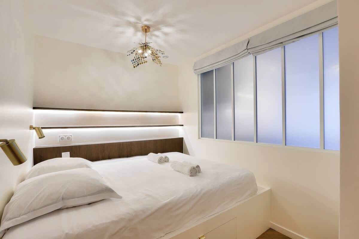 2 chambres, fer et planche à repasser, Wi-Fi, draps fournis