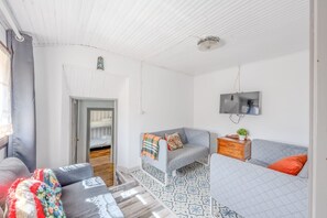 Smart TV, fireplace - House with garden overlooking the Picos de Europa (3 double bedrooms and 2 bathrooms) (Puertas)