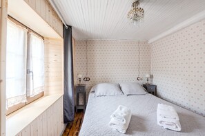 3 bedrooms, bed sheets - House with garden overlooking the Picos de Europa (3 double bedrooms and 2 bathrooms) (Puertas)