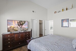 3 bedrooms, desk, iron/ironing board, travel cot