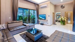 Villa, Pool View | Living area | 32-inch flat-screen TV with cable channels - Baandomedoodao Pool Villa Cha-Am (Cha-am)