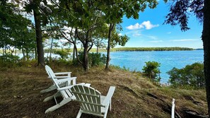 Property grounds - Sea Heather Cottage: Sunny Waterfront Escape for Nature Lovers (Waldoboro)
